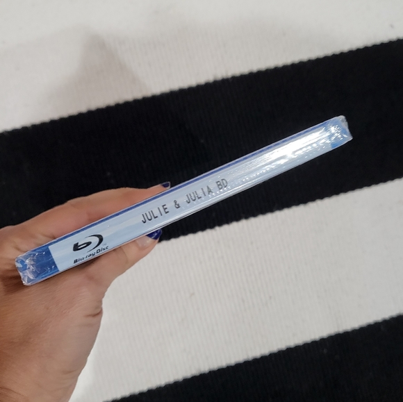 Julie & Julia movie Blu-Ray (New) - Picture 4 of 4